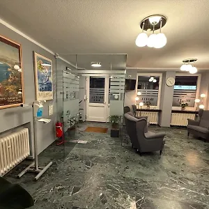 Paris 3*, Düsseldorf Germania